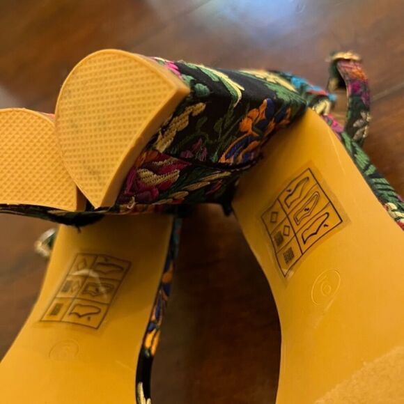 PANDA Larissa Women's Heels in Floral Fabric - Picture 11 of 11